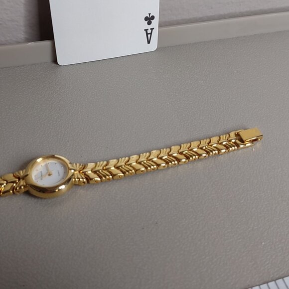 Untested Gold Tone Rumours Watch With White Dial - Picture 4 of 9